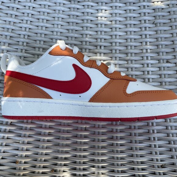 Like New Nike Court Borough Low 2 GS Sneakers Sail Hot Curry/Red - Boys 6Y - Picture 6 of 9